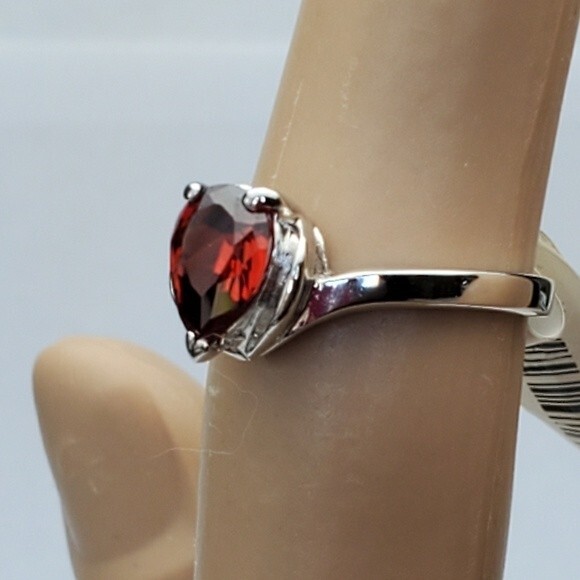 Silver tone red/ orange size 5 ring delicate teardrop shape stone - Picture 4 of 8
